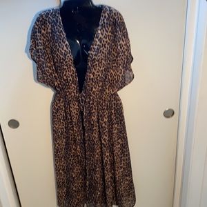 Leopard Print cover-up🐆 Excellent Condition! Tie front. Soooo Cute! ✌🏾S/M